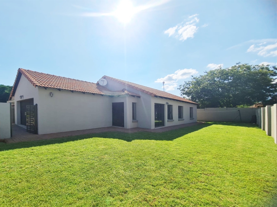 To Let 3 Bedroom Property for Rent in Melodie North West